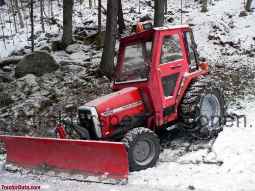Massey Ferguson 1240 technische daten 
